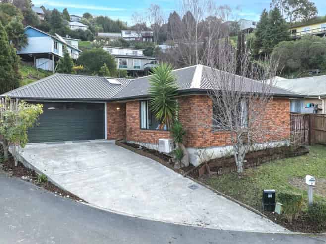 6 Carleton Place, Toi Toi