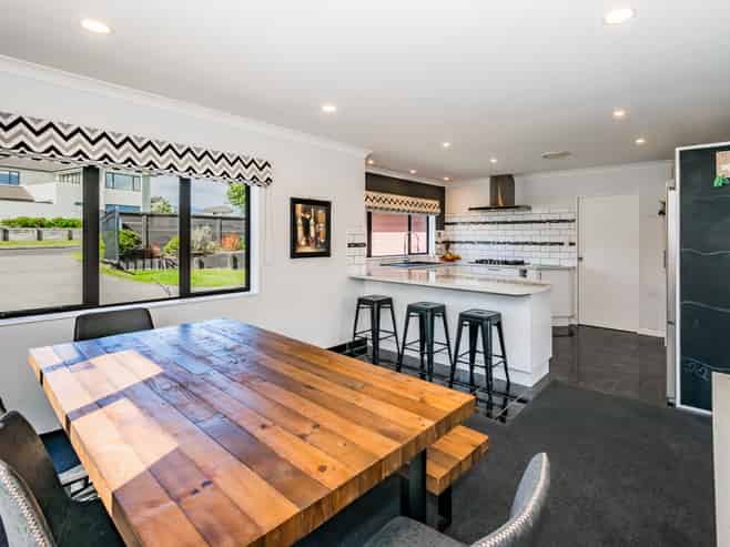 8 Rifleman Lane, Paraparaumu Beach
