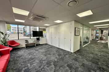 High-profile ground floor office