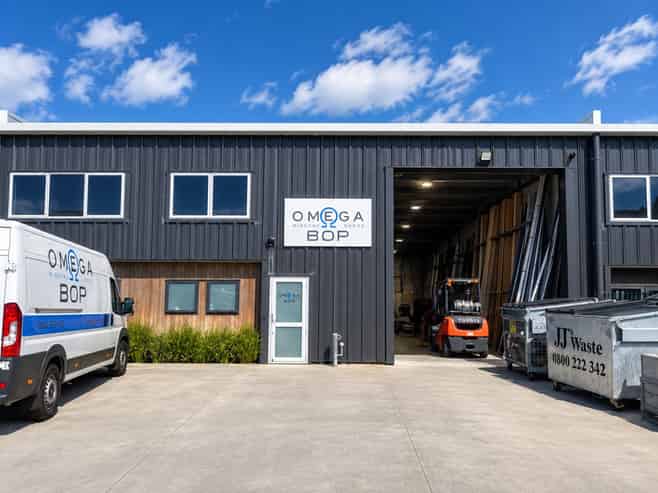 Modern tilt slab warehouse. Flexible lease options