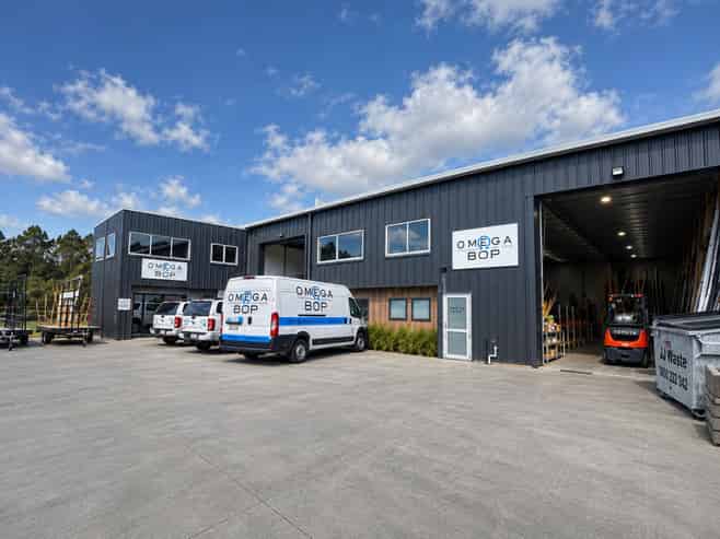 Modern tilt slab warehouse. Flexible lease options