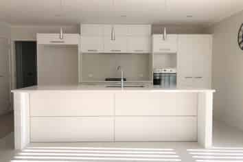 19 Tongeren Square, Karaka