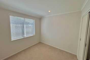 19 Tongeren Square, Karaka