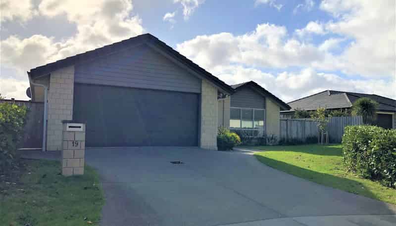 19 Tongeren Square, Karaka