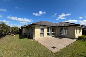 19 Tongeren Square, Karaka