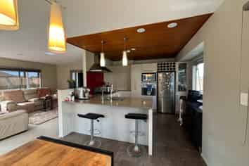 6 Kells Place, Botany Downs