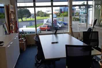117sqm Albany Office with 4 carparks