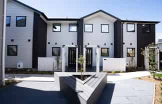 4/99 Waiwhetu Road, Waterloo