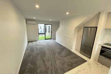 4/99 Waiwhetu Road, Waterloo