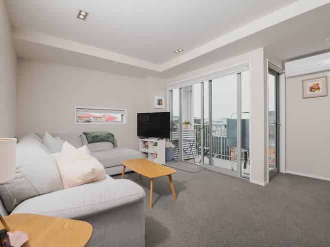 B210/130 Anzac Street, Takapuna