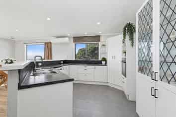 128 Pikarere Street, Titahi Bay