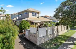 1/42 Bay Street, Red Beach