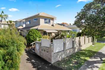 1/42 Bay Street, Red Beach