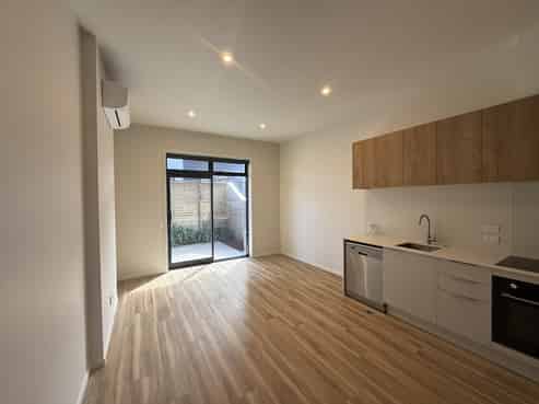 3a/13 The Strand, Wainuiomata