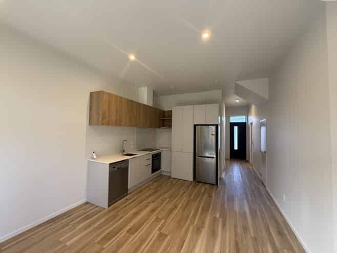 3a/13 The Strand, Wainuiomata