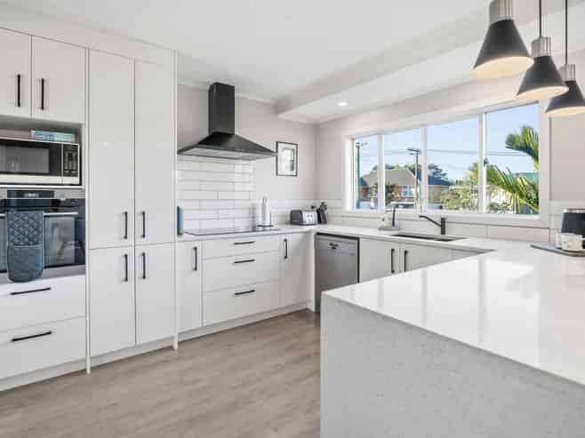 6 Brouder Place, Hillpark