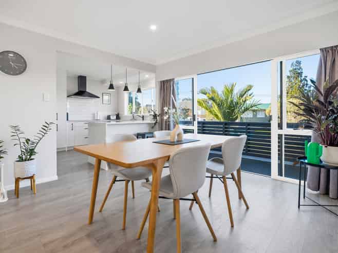 6 Brouder Place, Hillpark