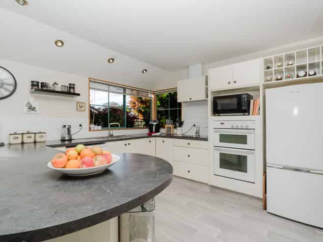 24 Huntaway Downs, Te Awamutu