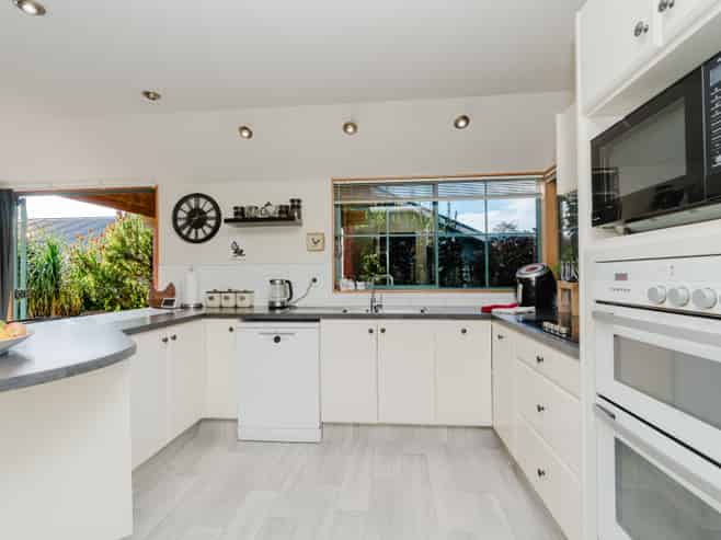 24 Huntaway Downs, Te Awamutu