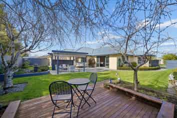 40 Coolspring Way, Redwood