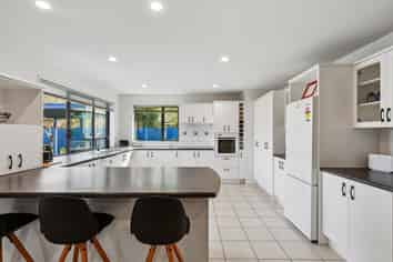 40 Coolspring Way, Redwood