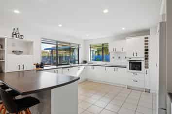 40 Coolspring Way, Redwood