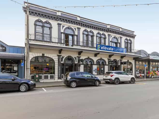 Landmark Commercial Investment with Upside