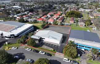 Freshly renovated Mt Wellington warehouse + yard
