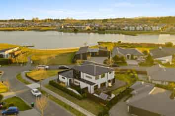 1 De Surville Way, Pegasus