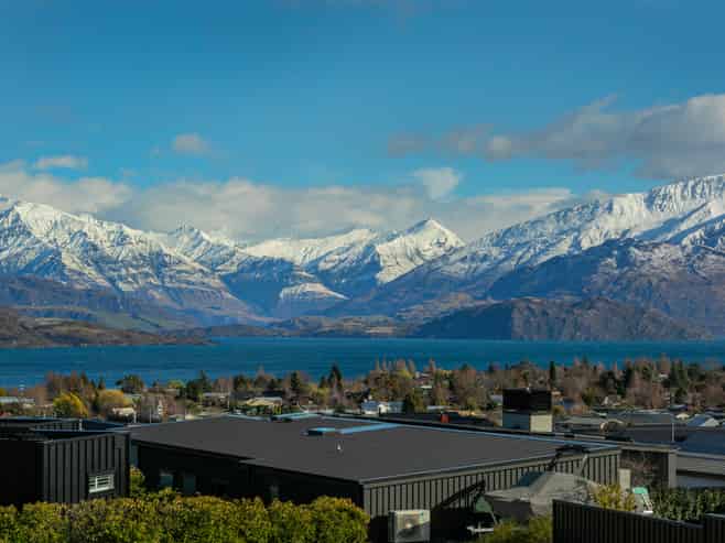 15 The Heights Avenue, Wanaka