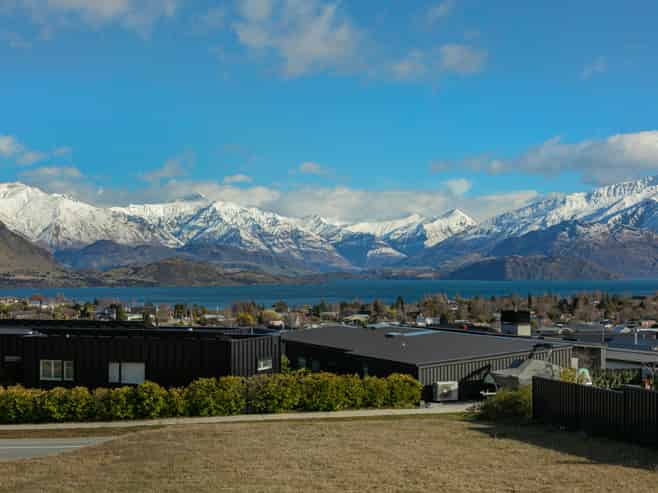 15 The Heights Avenue, Wanaka