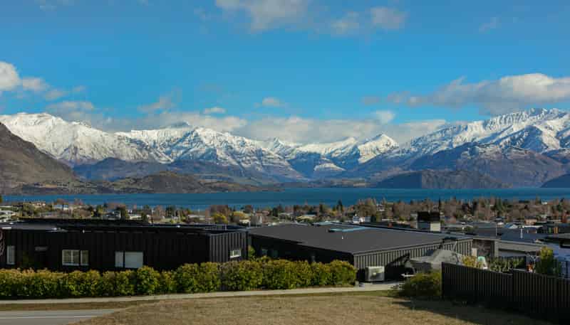 15 The Heights Avenue, Wanaka