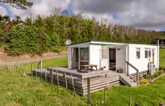 24 Tirohanga Road, Tirohanga