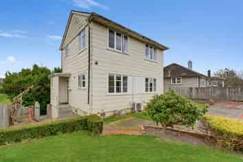 77 Andrew Street, Marchwiel