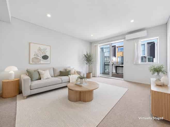 8 Folkes Lane, New Lynn