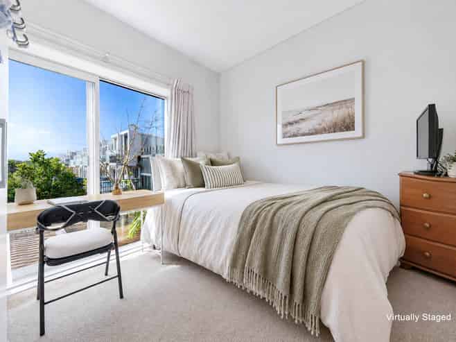 8 Folkes Lane, New Lynn