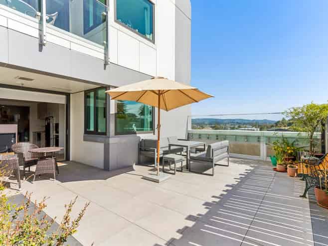 201/8 Waikumete Road, Glen Eden