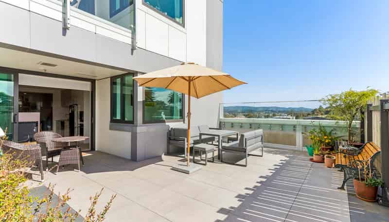 201/8 Waikumete Road, Glen Eden