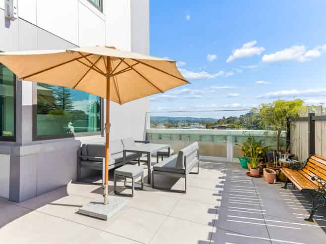 201/8 Waikumete Road, Glen Eden