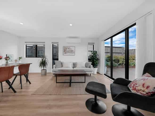 82E White Swan Road, Mount Roskill