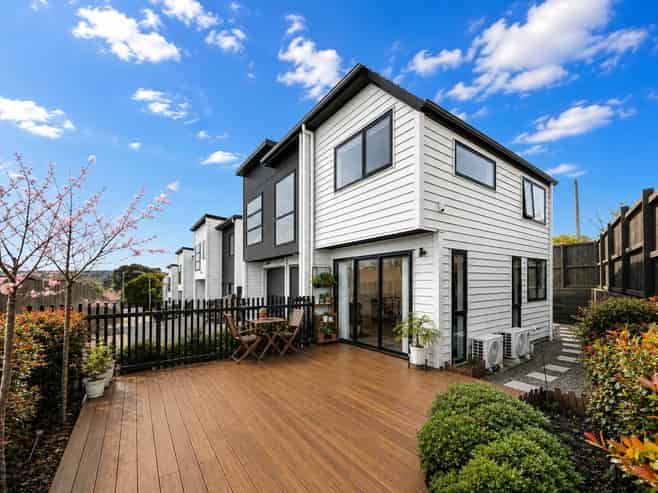 82E White Swan Road, Mount Roskill