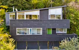 31 Lone Kauri Road, Karekare
