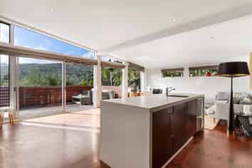 31 Lone Kauri Road, Karekare