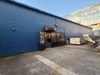 Large Volume Retail with Carparking CBD Fringe