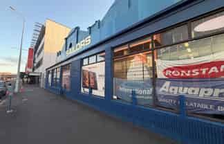 Large Volume Retail with Carparking CBD Fringe