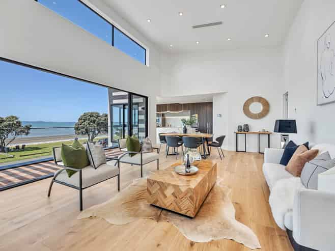 58 The Esplanade, Eastern Beach