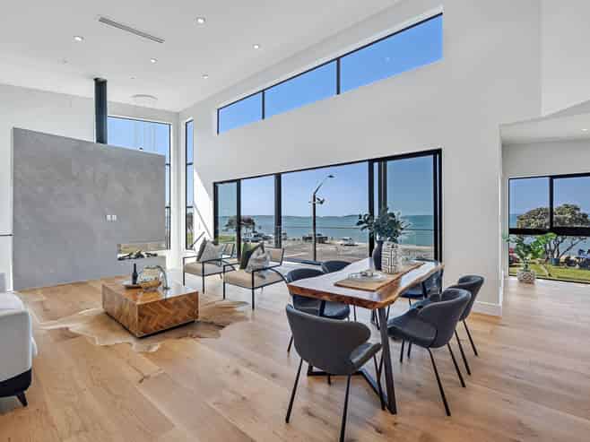 58 The Esplanade, Eastern Beach