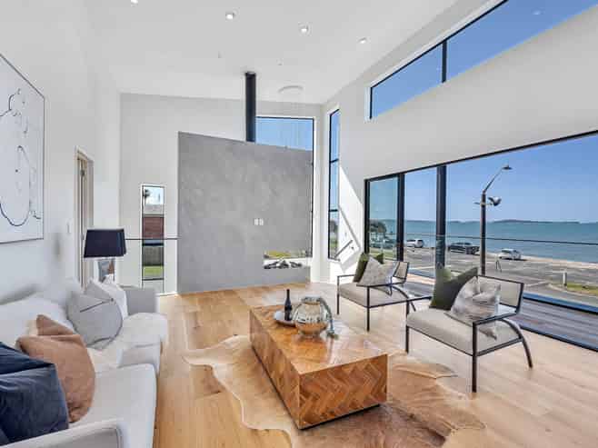 58 The Esplanade, Eastern Beach