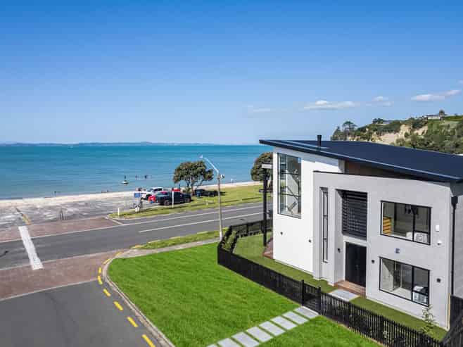 58 The Esplanade, Eastern Beach