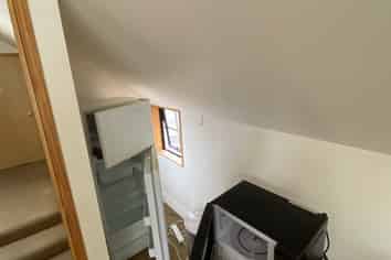 Room 9/63A Queen Street, North Dunedin